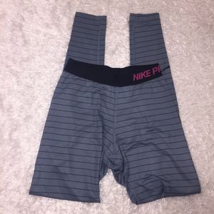 🔸 Nike Pro Stripped Leggings